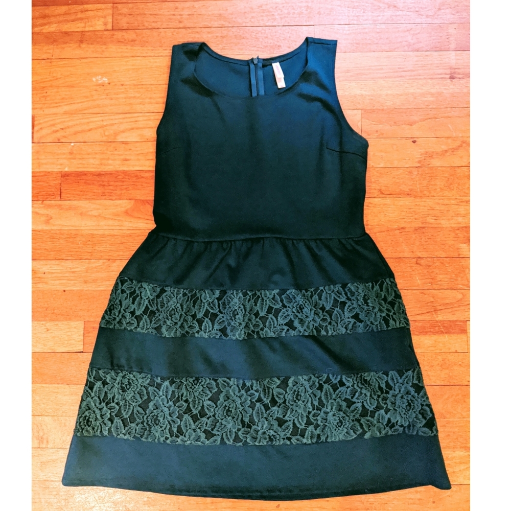 Xhilaration Green Lace Detail Dress